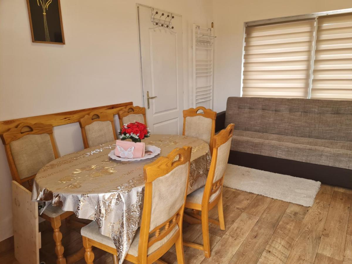 Ferienwohnung Hobby Vendeghaz Kiskunmajsa Exterior foto